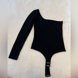 DYNAMITE One-Shoulder Black Long-Sleeve Bodysuit